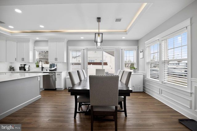 9 WOODBINE AVE, Maple Shade, NJ 08052