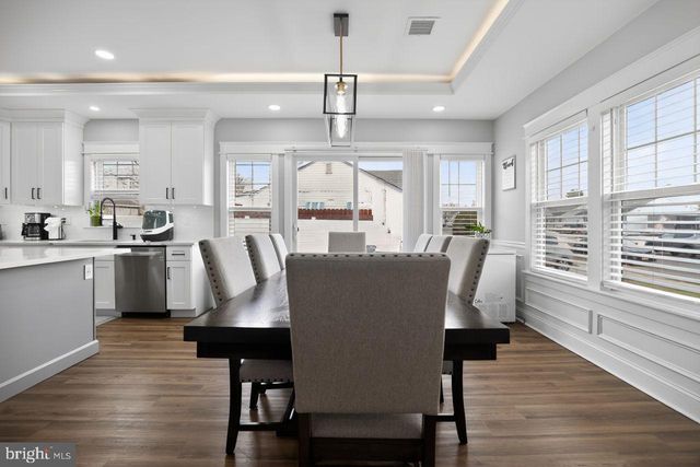 9 WOODBINE AVE, Maple Shade, NJ 08052