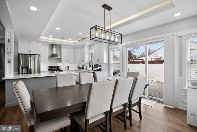 9 WOODBINE AVE, Maple Shade, NJ 08052