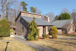 1884 Stonewood Drive, Winston-salem, NC 27103