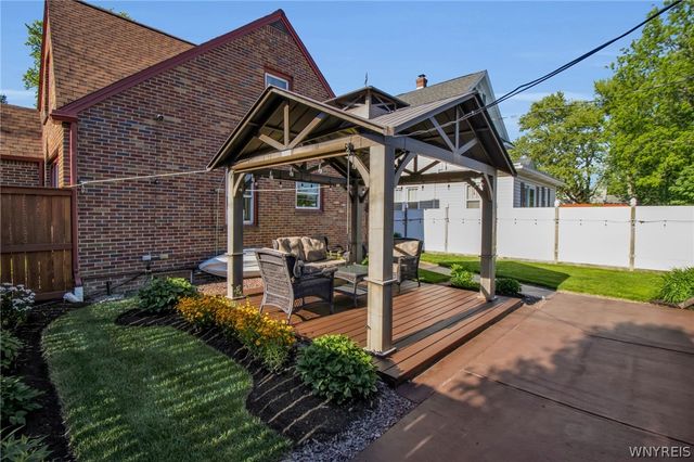 110 Labelle Avenue, Hamburg, NY 14219