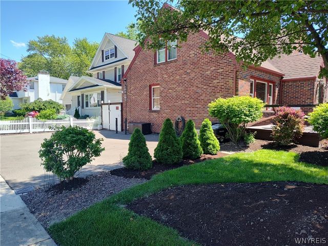 110 Labelle Avenue, Hamburg, NY 14219