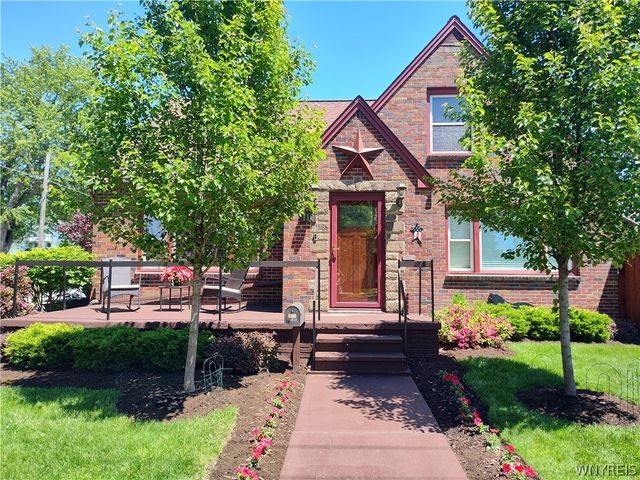 110 Labelle Avenue, Hamburg, NY 14219