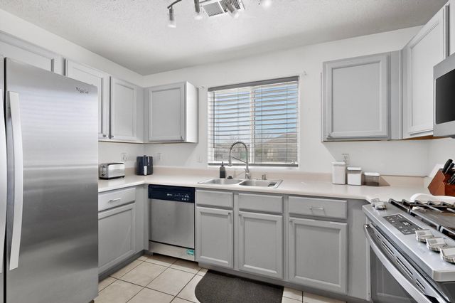 5715 Aida Road NW, Albuquerque, NM 87114