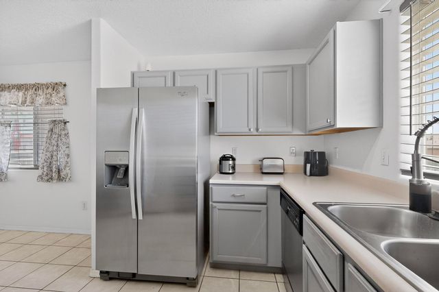 5715 Aida Road NW, Albuquerque, NM 87114