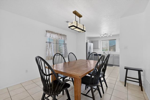 5715 Aida Road NW, Albuquerque, NM 87114