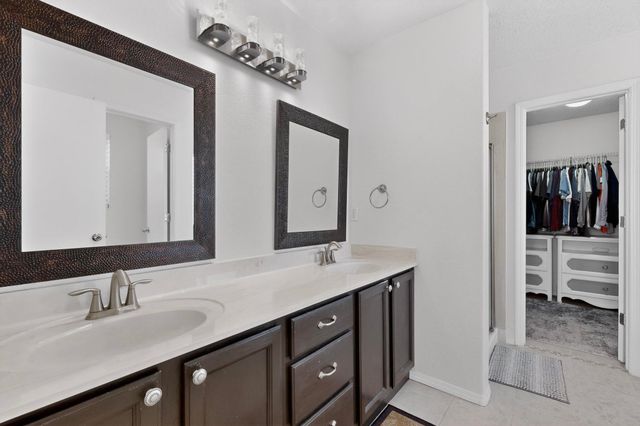 5715 Aida Road NW, Albuquerque, NM 87114