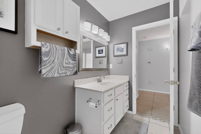 5715 Aida Road NW, Albuquerque, NM 87114