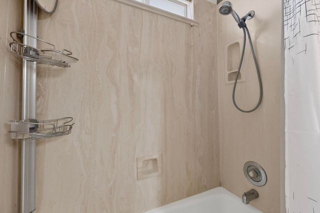 5715 Aida Road NW, Albuquerque, NM 87114