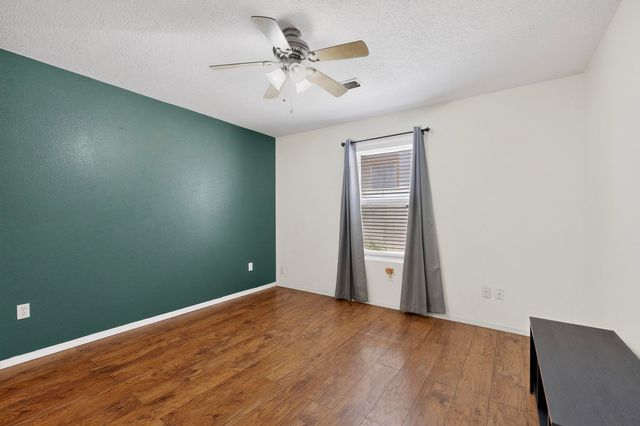 5715 Aida Road NW, Albuquerque, NM 87114