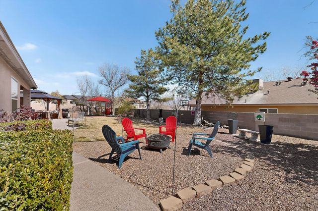 5715 Aida Road NW, Albuquerque, NM 87114