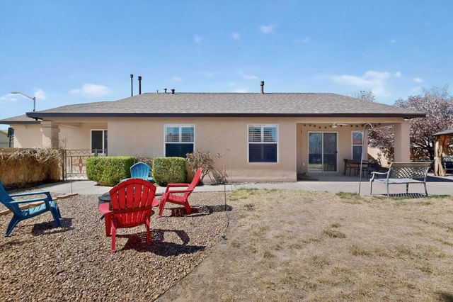 5715 Aida Road NW, Albuquerque, NM 87114