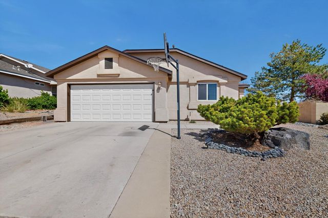 5715 Aida Road NW, Albuquerque, NM 87114