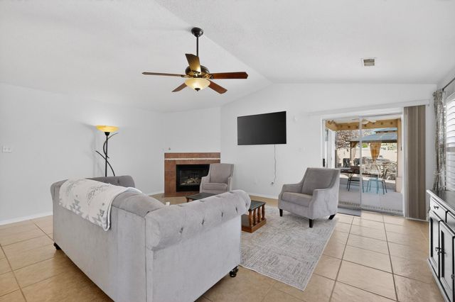 5715 Aida Road NW, Albuquerque, NM 87114