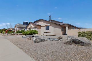 5715 Aida Road NW, Albuquerque, NM 87114
