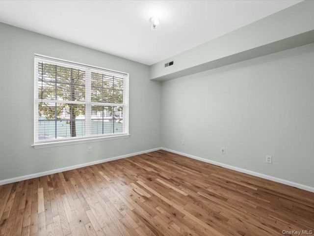 1 Patricia Lane 305, Bronx, NY 10465
