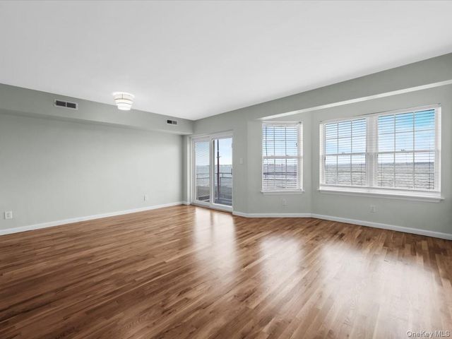 1 Patricia Lane 305, Bronx, NY 10465