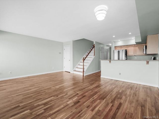 1 Patricia Lane 305, Bronx, NY 10465