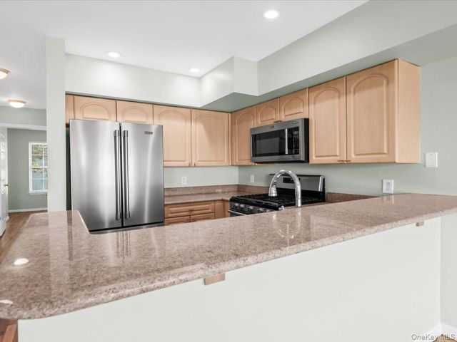 1 Patricia Lane 305, Bronx, NY 10465
