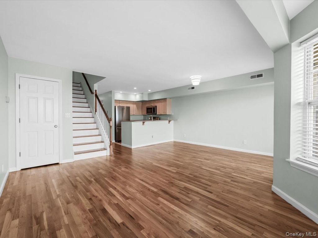 1 Patricia Lane 305, Bronx, NY 10465 — photo 4
