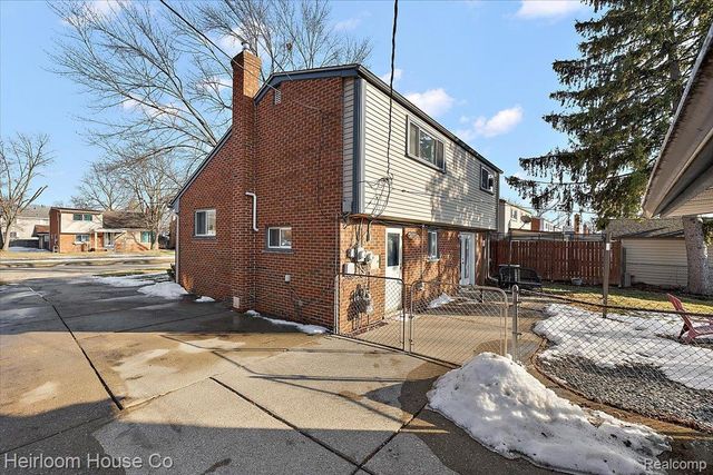 8915 Sioux, Redford Charter Township, MI 48239