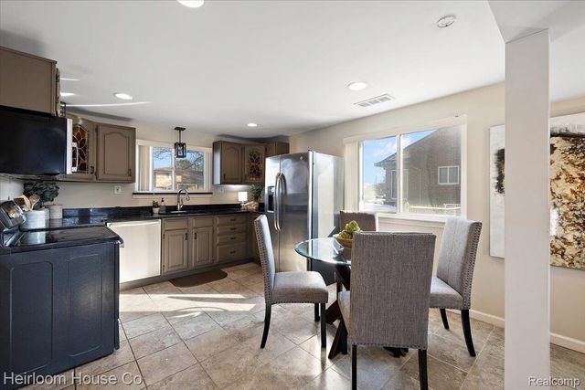 8915 Sioux, Redford Charter Township, MI 48239