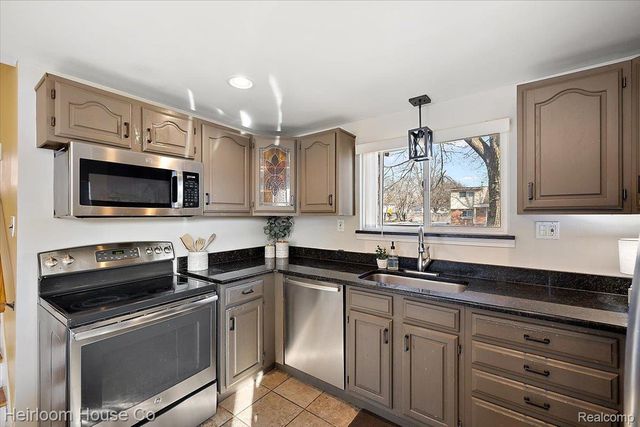 8915 Sioux, Redford Charter Township, MI 48239