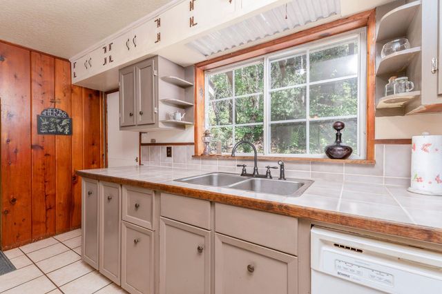 2397 Cedar Ln, Arnold, CA 95223