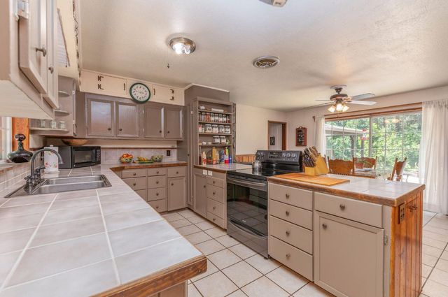 2397 Cedar Ln, Arnold, CA 95223