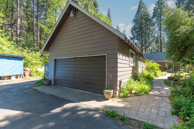 2397 Cedar Ln, Arnold, CA 95223