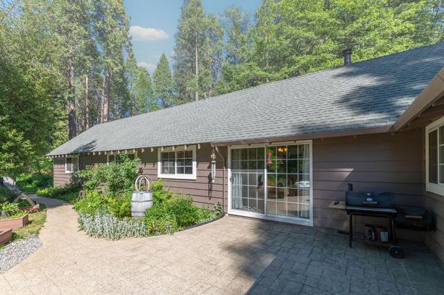 2397 Cedar Ln, Arnold, CA 95223