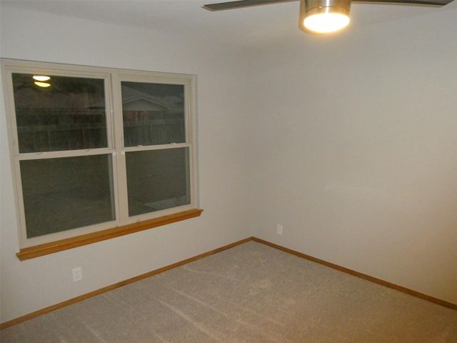 10225 PINEHURST DR, Austin, TX 78747