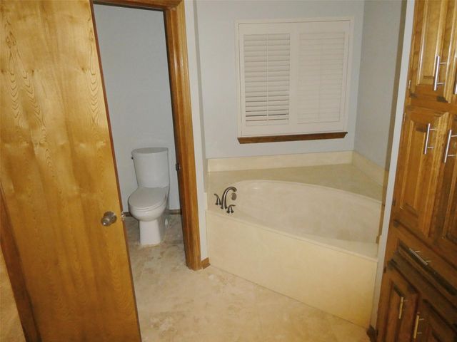 10225 PINEHURST DR, Austin, TX 78747