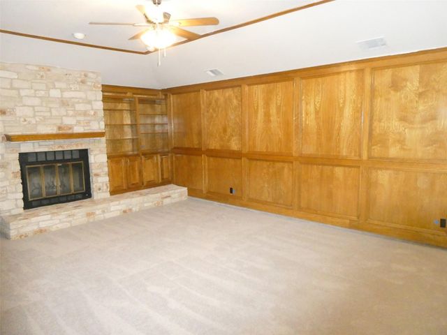 10225 PINEHURST DR, Austin, TX 78747