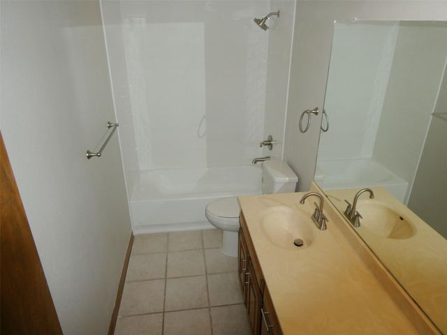 10225 PINEHURST DR, Austin, TX 78747