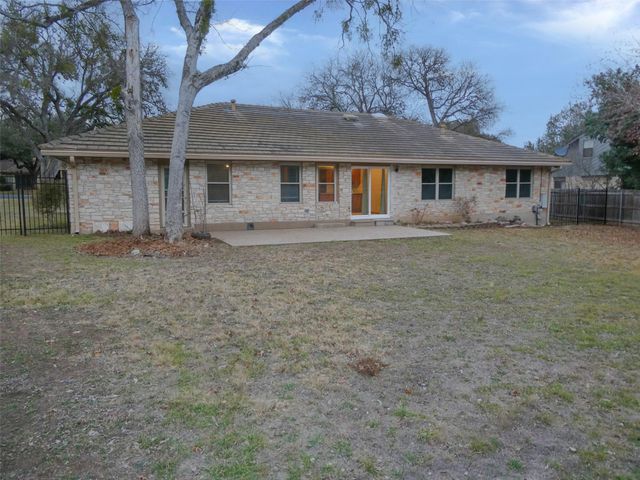 10225 PINEHURST DR, Austin, TX 78747