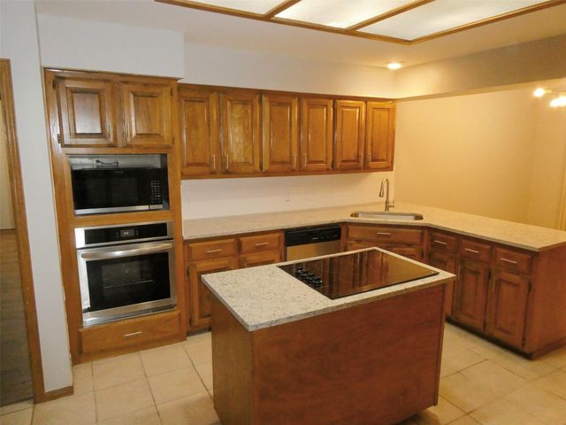 10225 PINEHURST DR, Austin, TX 78747