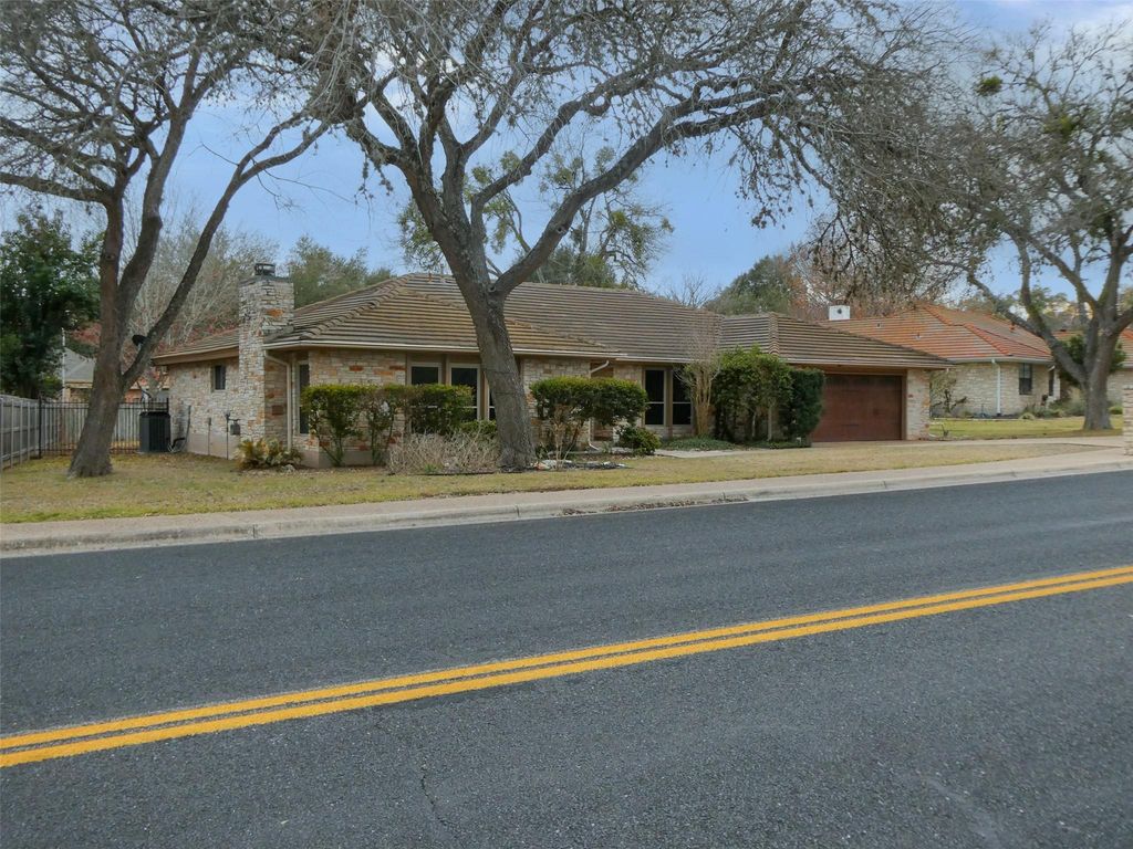 10225 PINEHURST DR, Austin, TX 78747