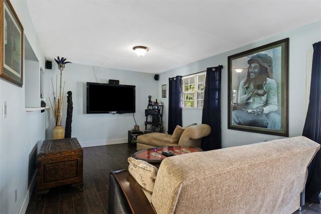 9231 N Cypress Circle, Miramar, FL 33025