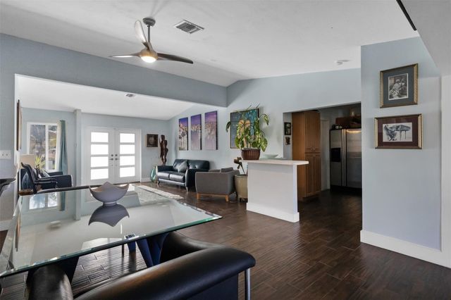 9231 N Cypress Circle, Miramar, FL 33025