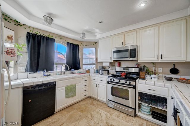 8752 Autumn Wreath Avenue, Las Vegas, NV 89129