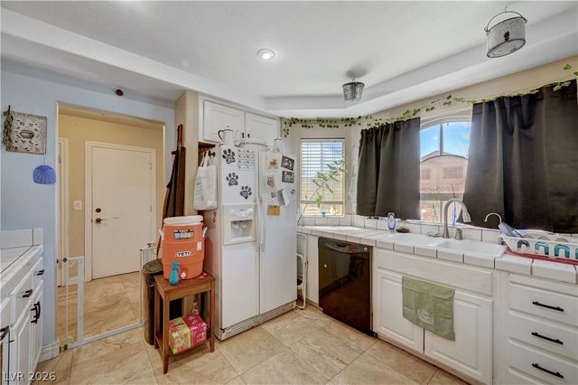 8752 Autumn Wreath Avenue, Las Vegas, NV 89129