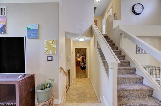 8752 Autumn Wreath Avenue, Las Vegas, NV 89129