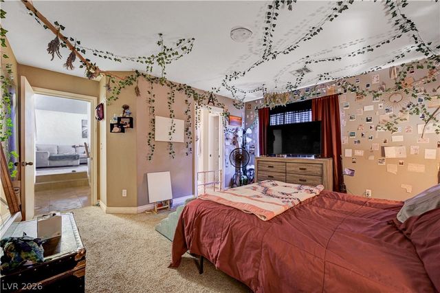 8752 Autumn Wreath Avenue, Las Vegas, NV 89129