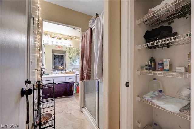 8752 Autumn Wreath Avenue, Las Vegas, NV 89129