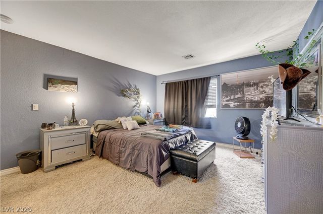 8752 Autumn Wreath Avenue, Las Vegas, NV 89129