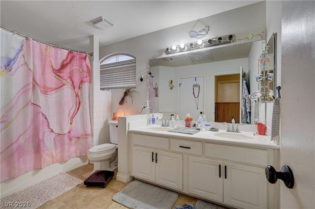 8752 Autumn Wreath Avenue, Las Vegas, NV 89129