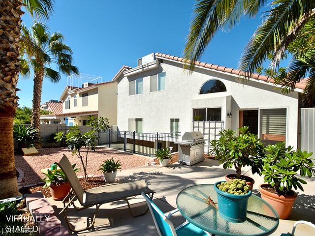 8752 Autumn Wreath Avenue, Las Vegas, NV 89129