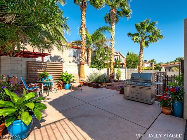 8752 Autumn Wreath Avenue, Las Vegas, NV 89129