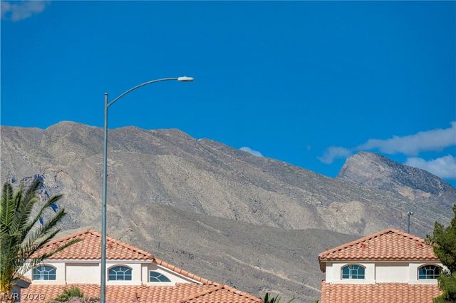 8752 Autumn Wreath Avenue, Las Vegas, NV 89129